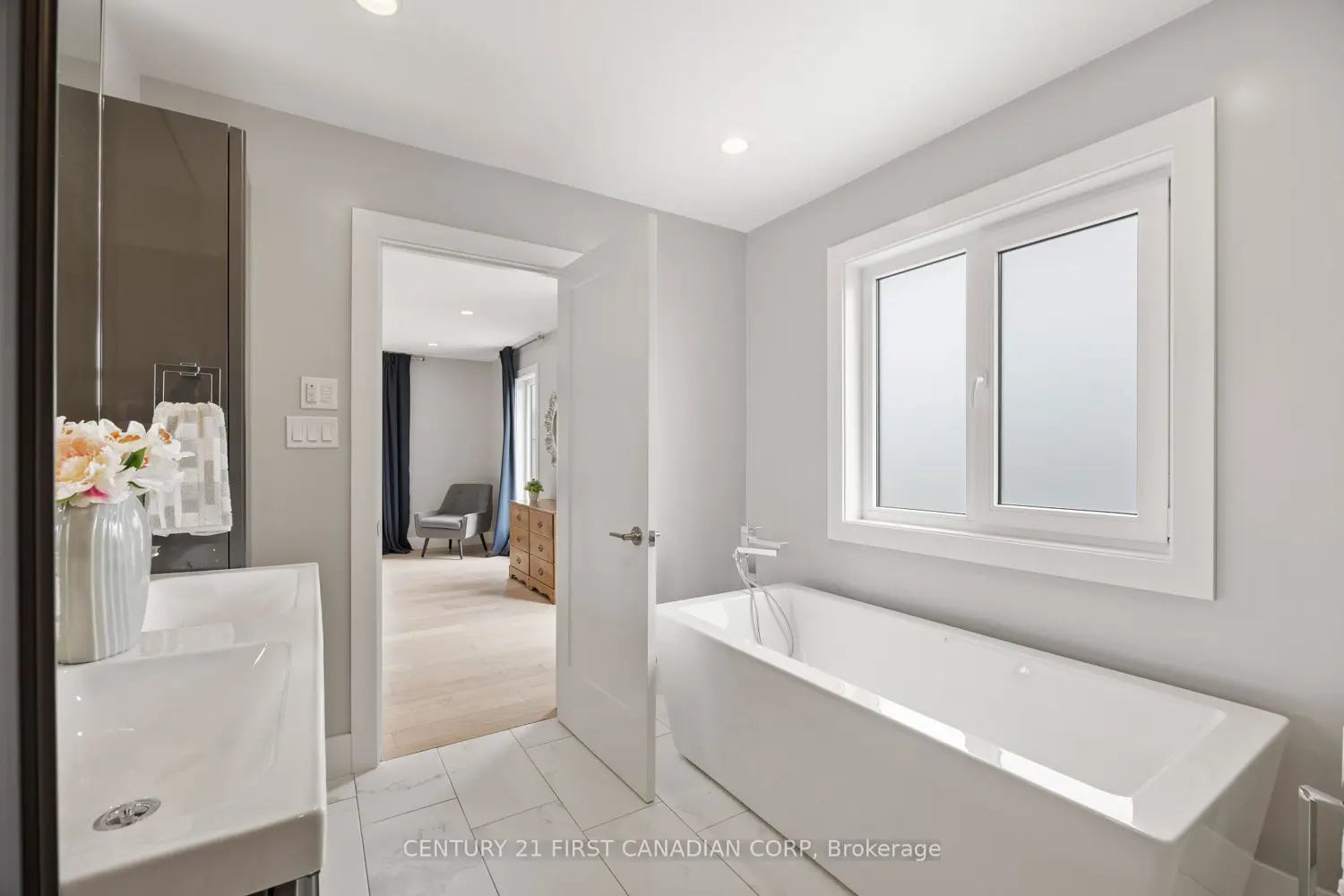 Additional image 13 of 2190 Bakervilla Street