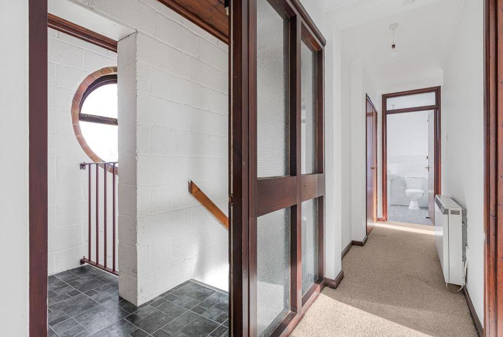 2 bed flat for saleBrays Lane, Ely CB7 photo 5