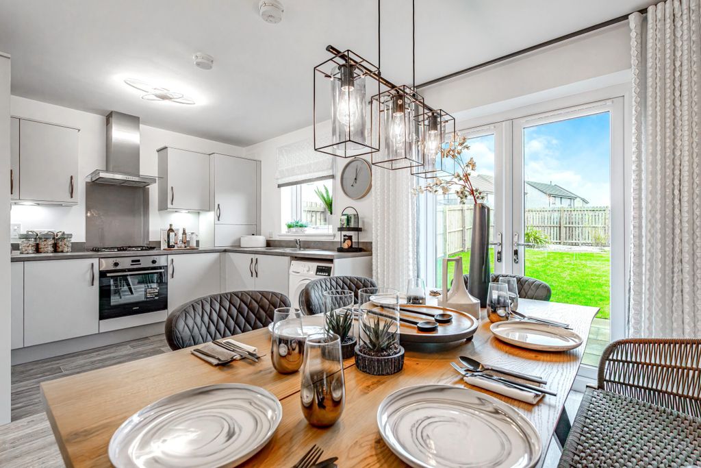 3 bed semi-detached house for saleStanley PH1 photo 5