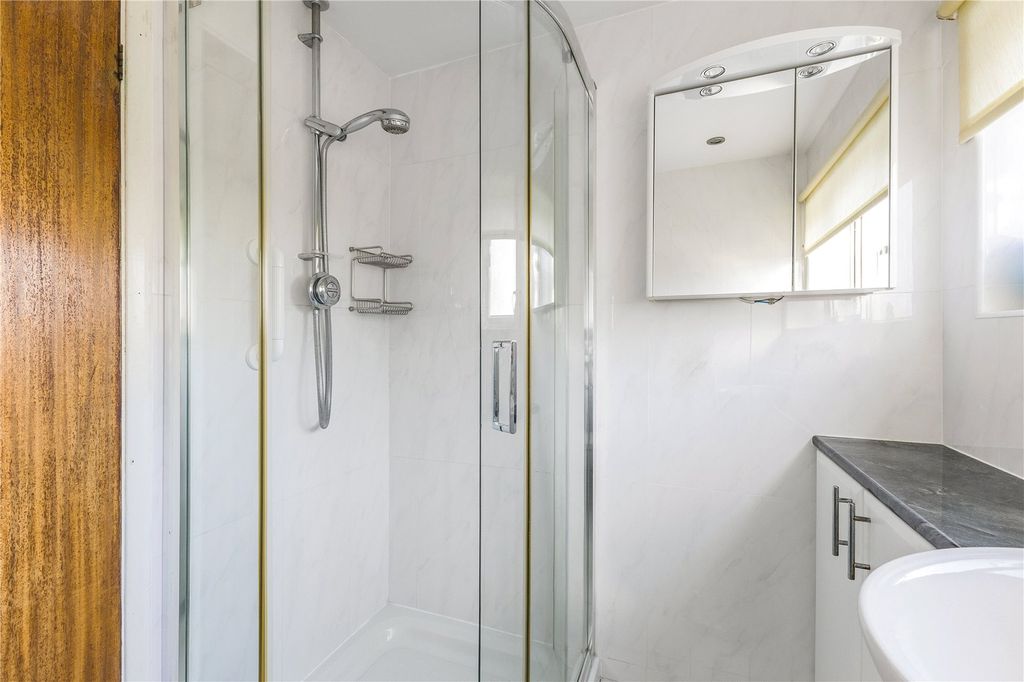 Additional image 17 of 4 bed detached house for saleThe Avenue, Dunstable, Bedfordshire LU6