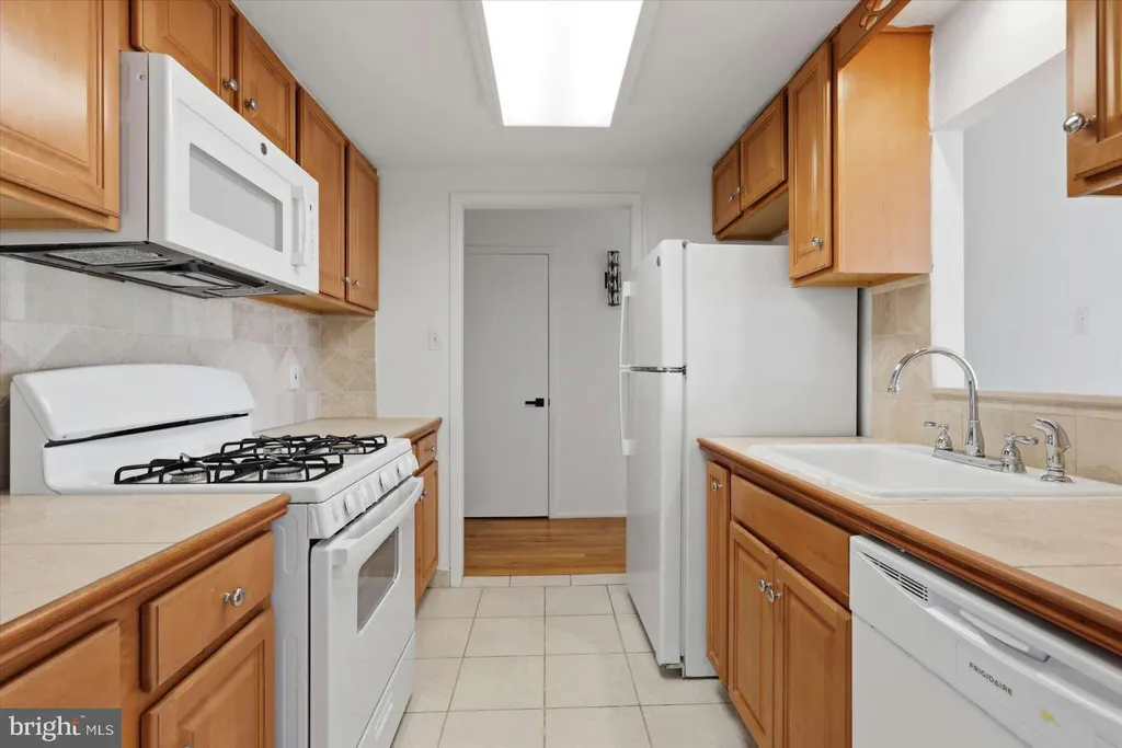 Additional image 14 of 309 Florence Avenue Unit 329-N, Jenkintown, PA 19046