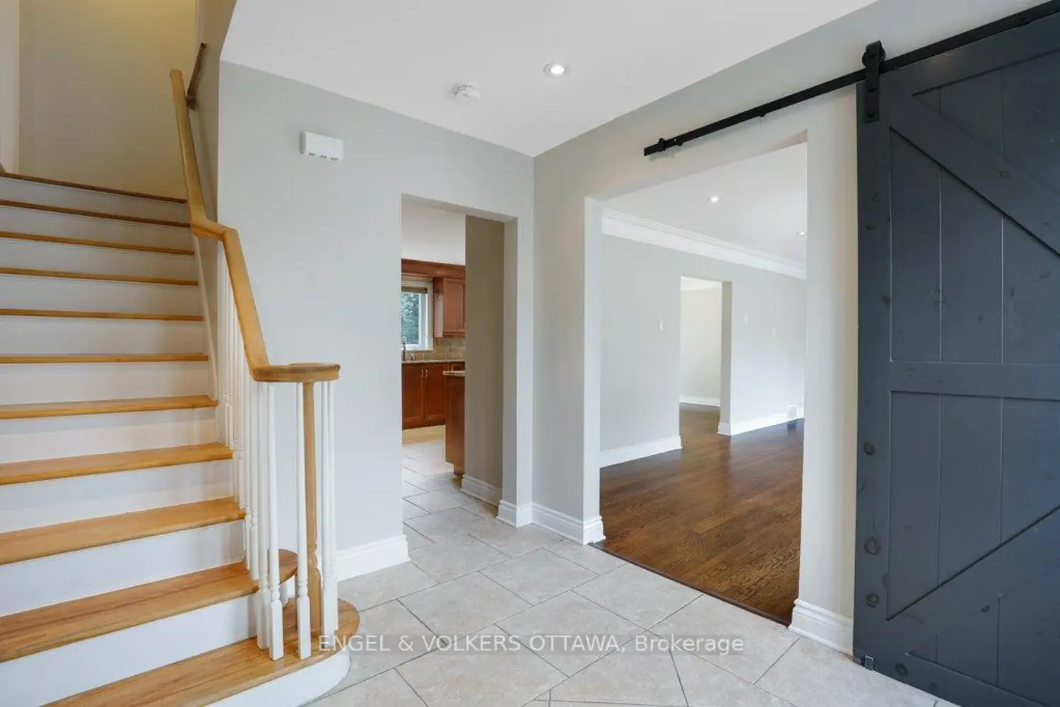 23 Biscayne Crescent photo 2