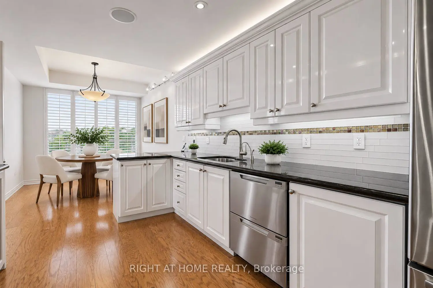 Additional image 4 of 2662 Bloor Street 512