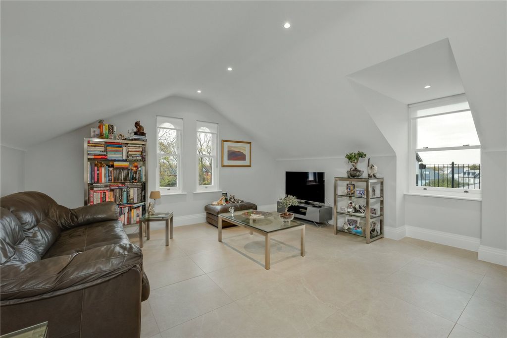 Additional image 6 of 2 bed flat for saleChurch Road, East Molesey, Surrey KT8