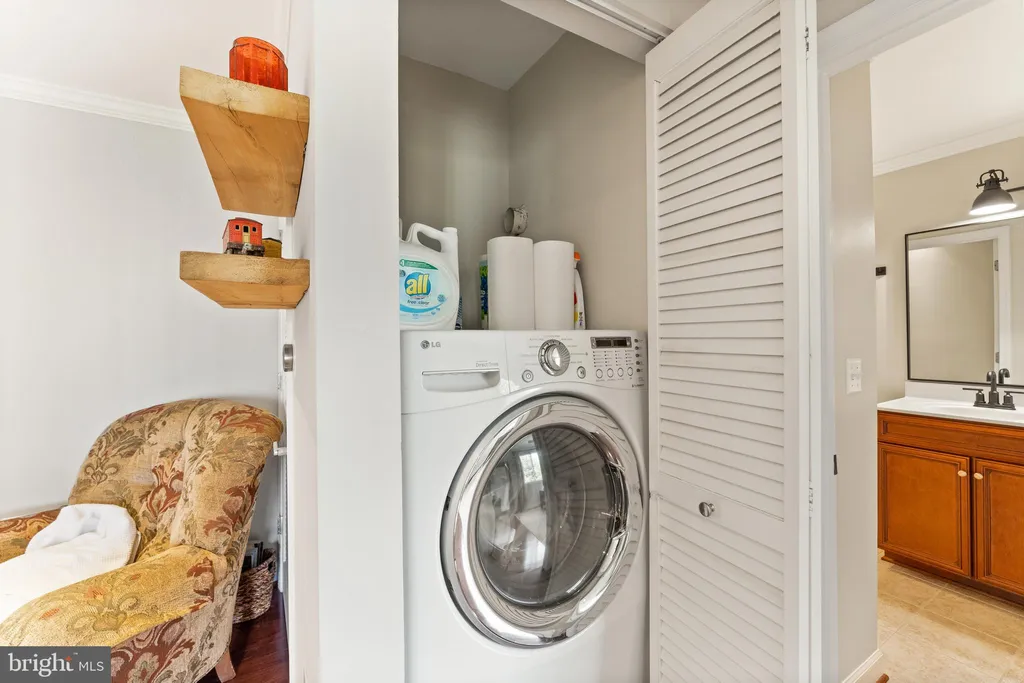 4089 S Four Mile Run Drive Unit 404, Arlington, VA 22204