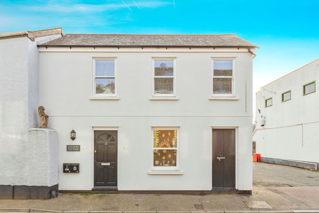 2 bed flat for saleHigh Street, Dawlish EX7