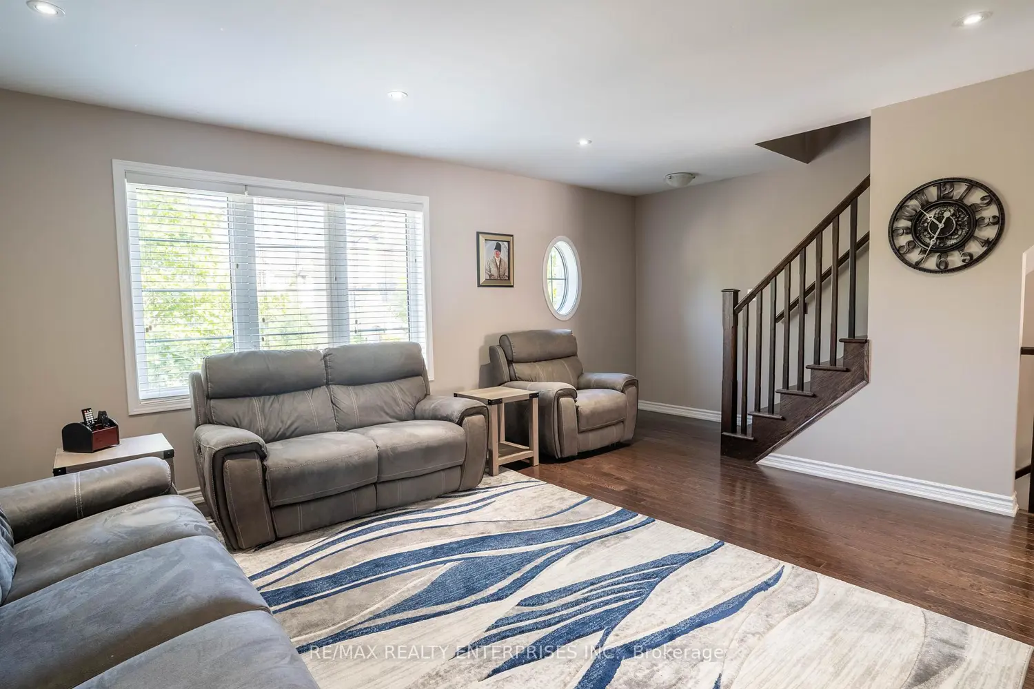250 Ellen Davidson Drive photo 4