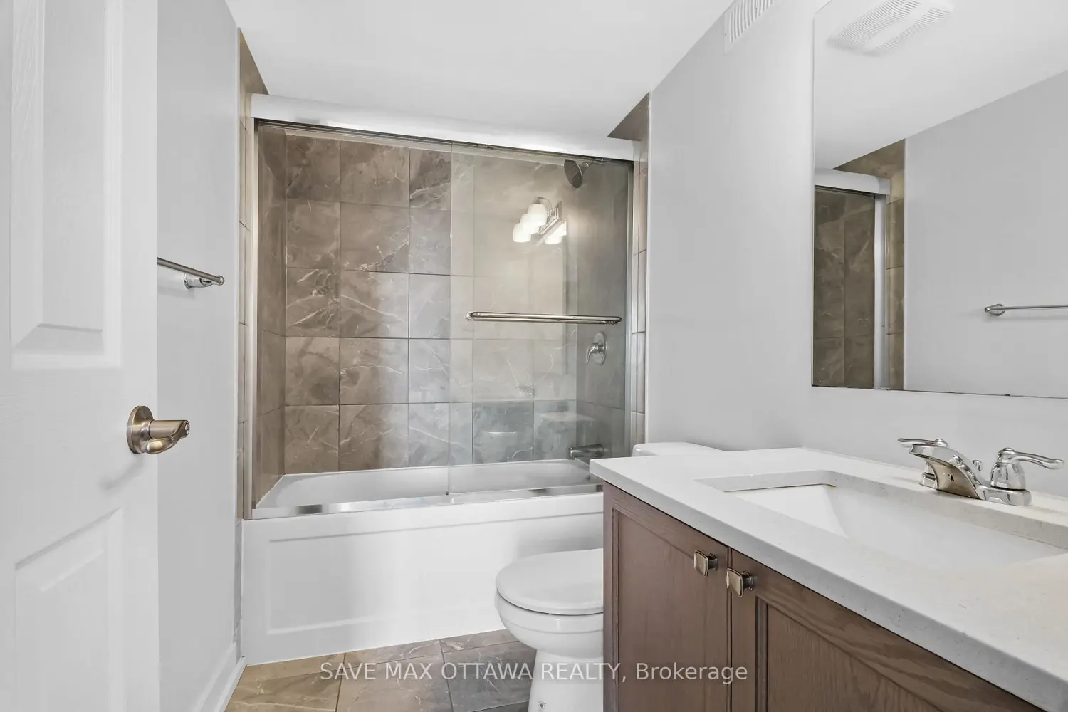 Additional image 12 of 703 Chromite Pv Private 2
