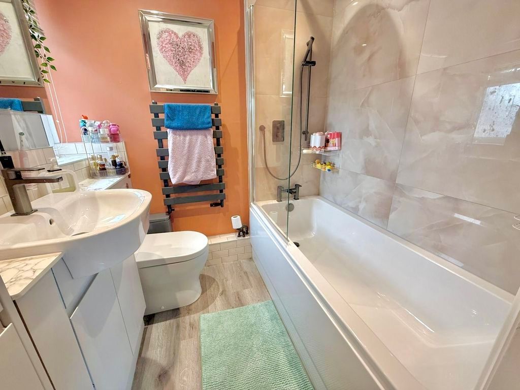 Additional image 25 of 5 bed semi-detached house for saleGilded Acre, Dunstable LU6
