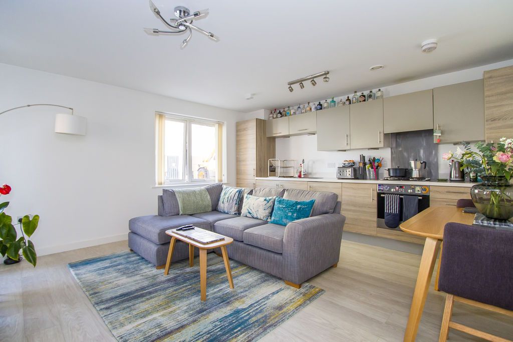 Additional image 2 of 2 bed flat for salePearse Close, Penarth CF64