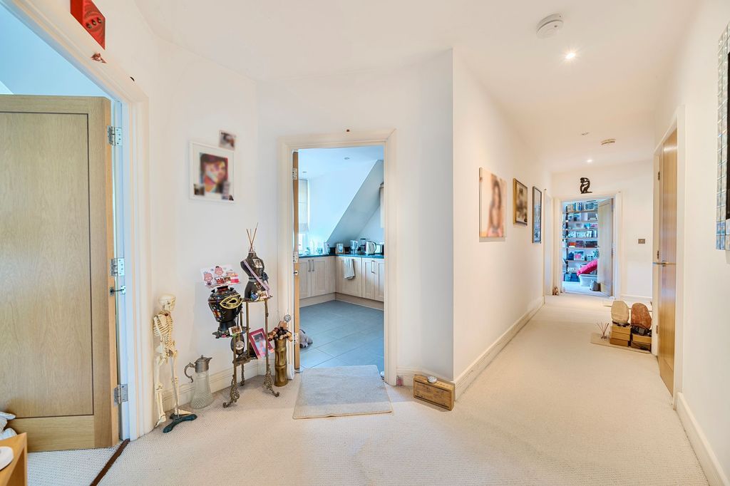 Additional image 6 of 3 bed flat for saleSouth Street, Epsom KT18