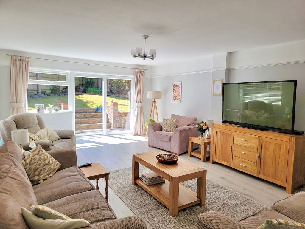 Additional image 3 of 6 bed detached house for saleLowther Road, Dunstable LU6