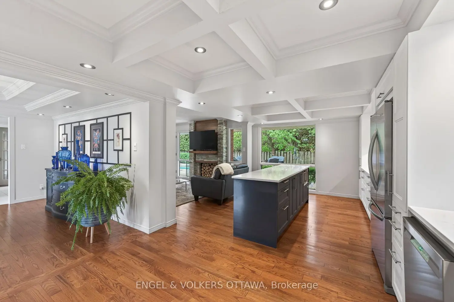 35 Riopelle Court photo 5