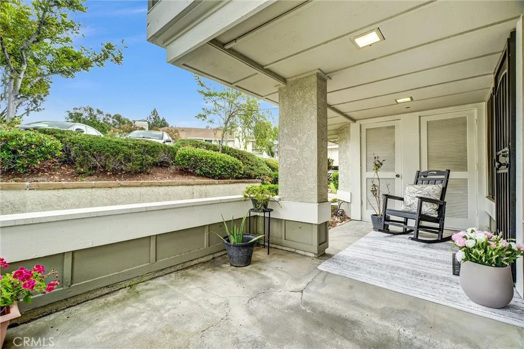 25713 Sycamore Pointe, Lake Forest, CA 92630 photo 3