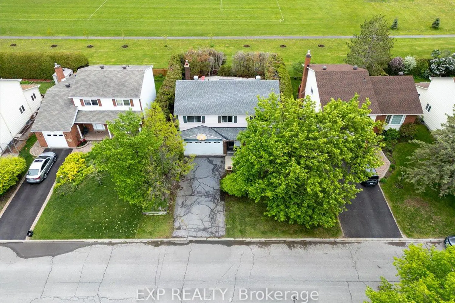 6383 Larmond Avenue photo 4