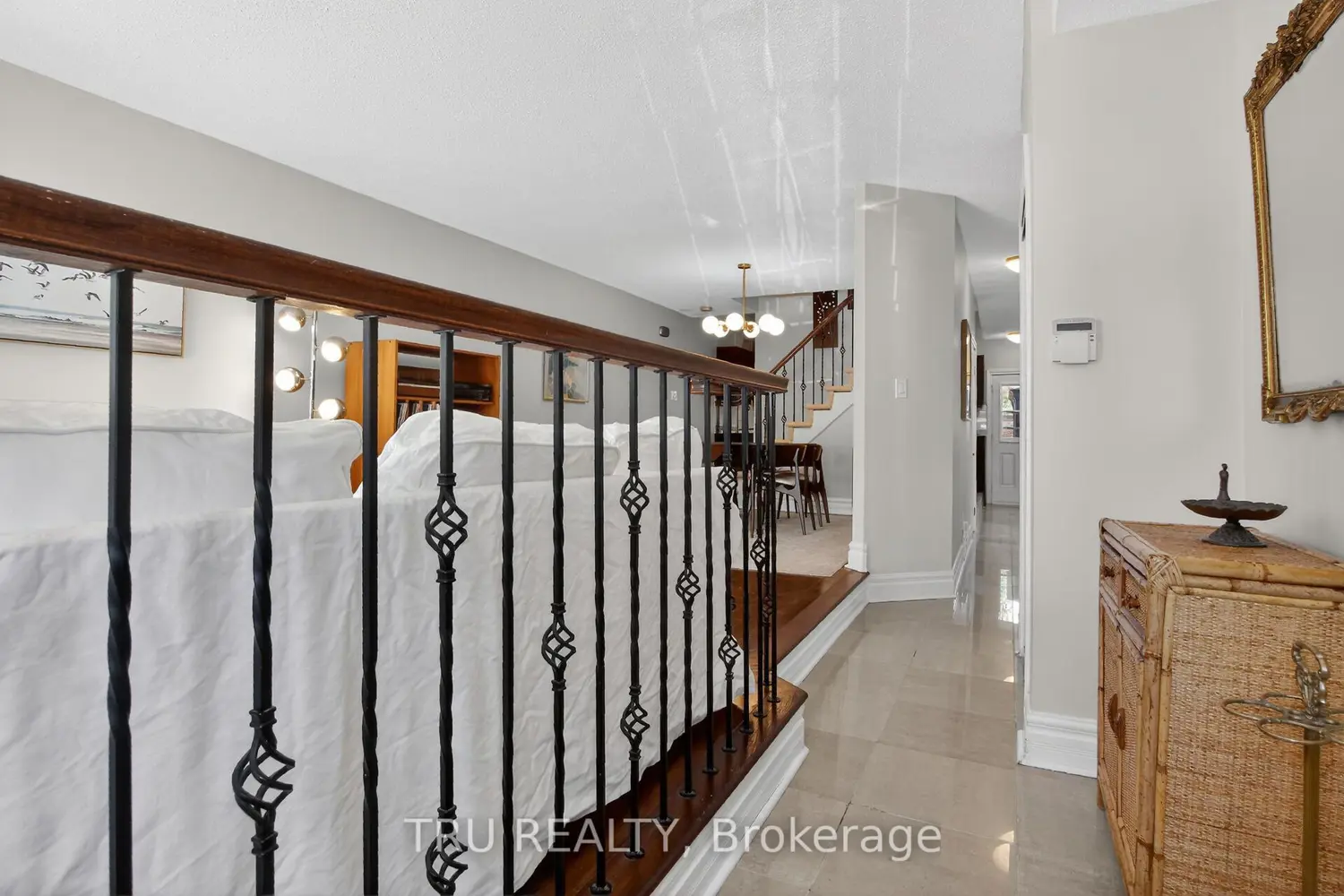 2769 Massicotte Lane photo 3