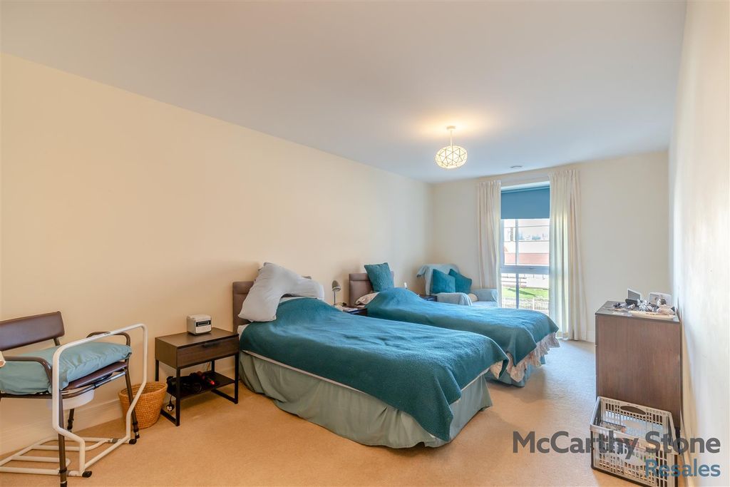 Additional image 7 of 2 bed flat for saleElliott Court, High Street North, Dunstable LU6