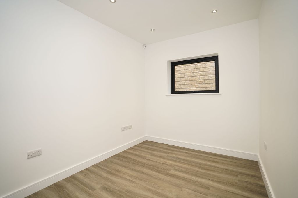 Additional image 18 of 4 bed detached house for sale3 Park Lane, Dronfield S18