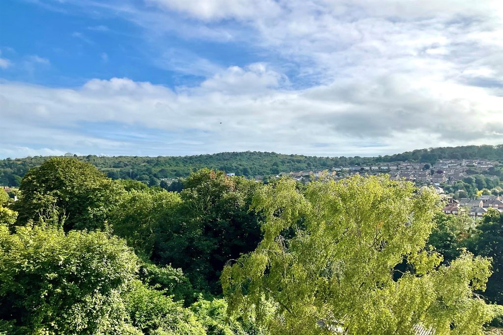 Additional image 15 of 2 bed flat for saleRedlands Court, London Road, River, Dover CT17