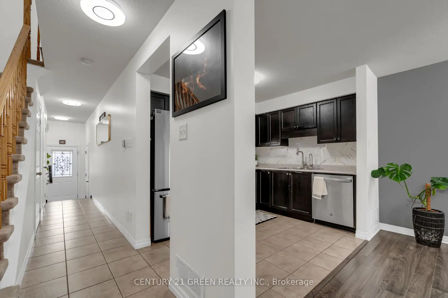 54 Rockcliffe Drive photo 4