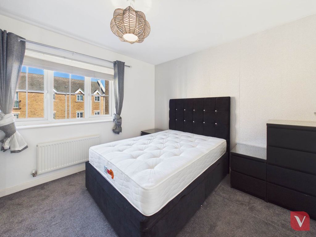 Additional image 7 of 2 bed flat for saleRussett Way, Dunstable LU5