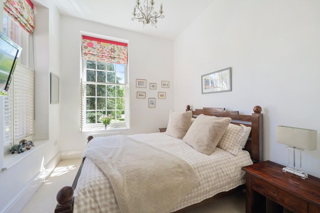 Additional image 8 of 2 bed flat for saleGlanville Way, Epsom KT19