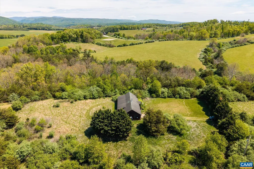7360 Neck Creek Rd, Belspring, VA 24058 photo 4