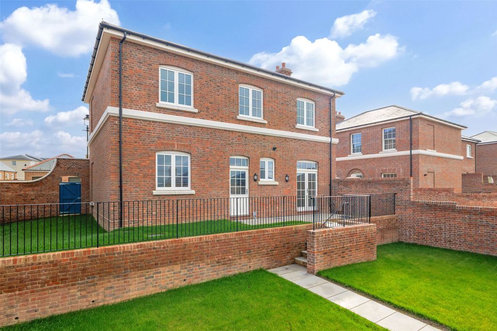 4 bed detached house for salePeninsula View, Halstock Street, Poundbury, Dorchester DT1 photo 4