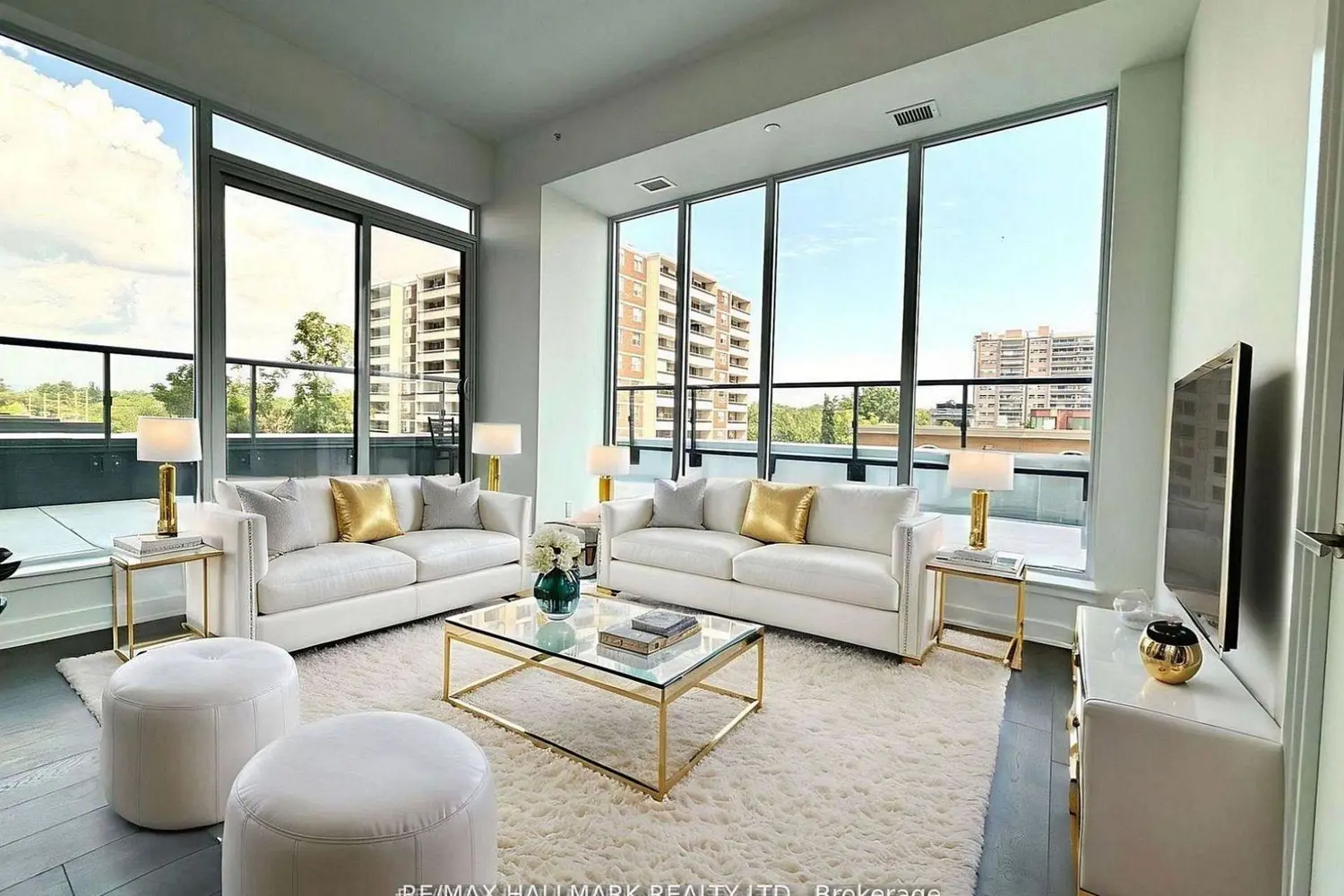 370 Martha Street 402