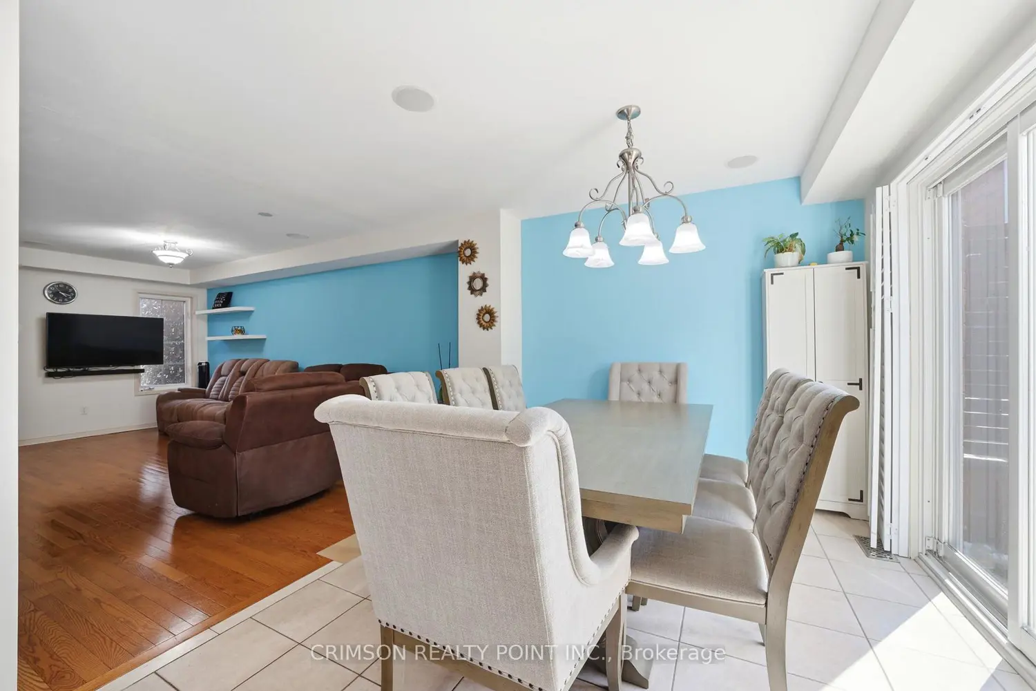 42 Dawson Crescent photo 5