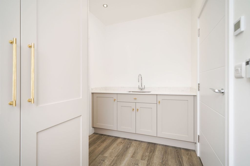 Additional image 15 of 4 bed detached house for sale3 Park Lane, Dronfield S18