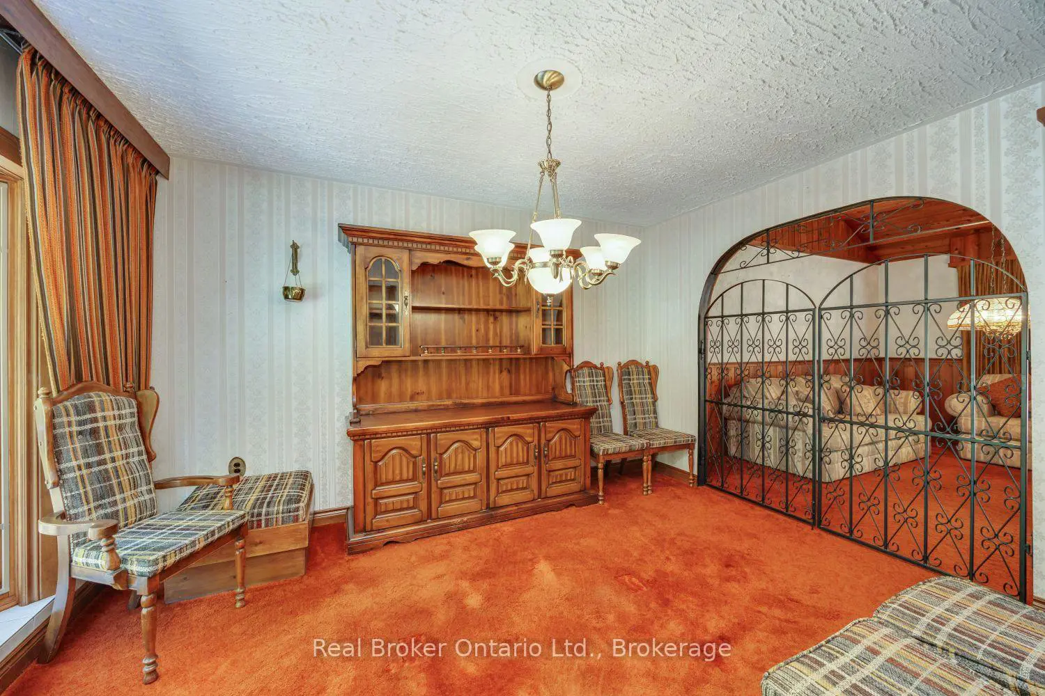 4301 Squair Road photo 5