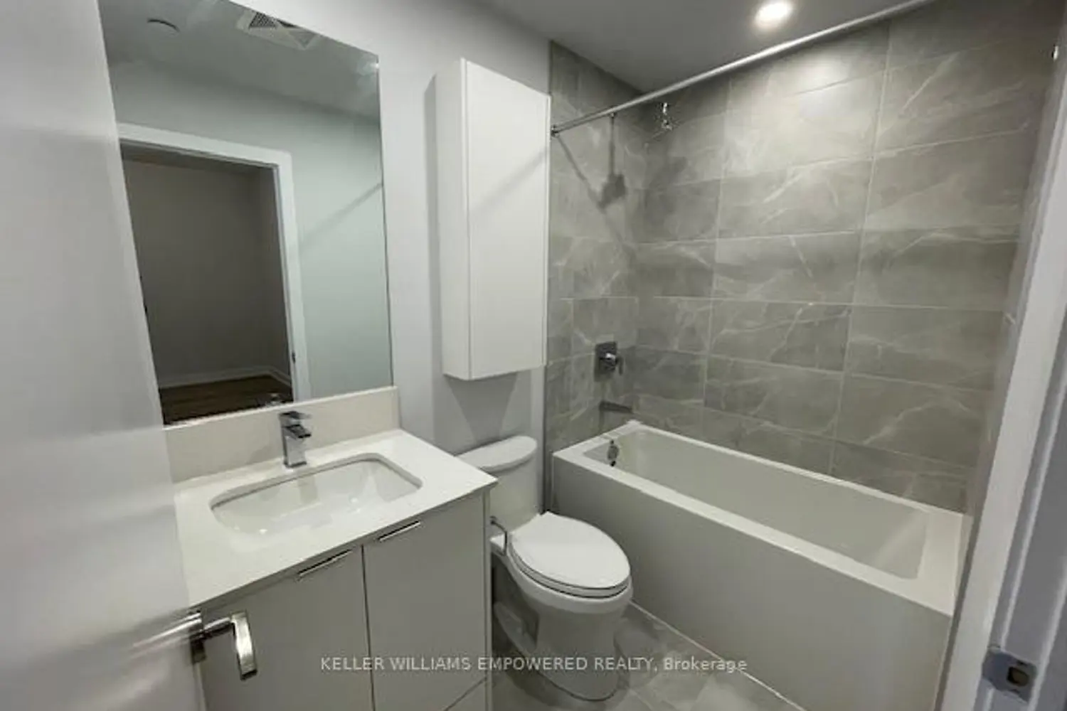 430 Square One Drive 1505 photo 3