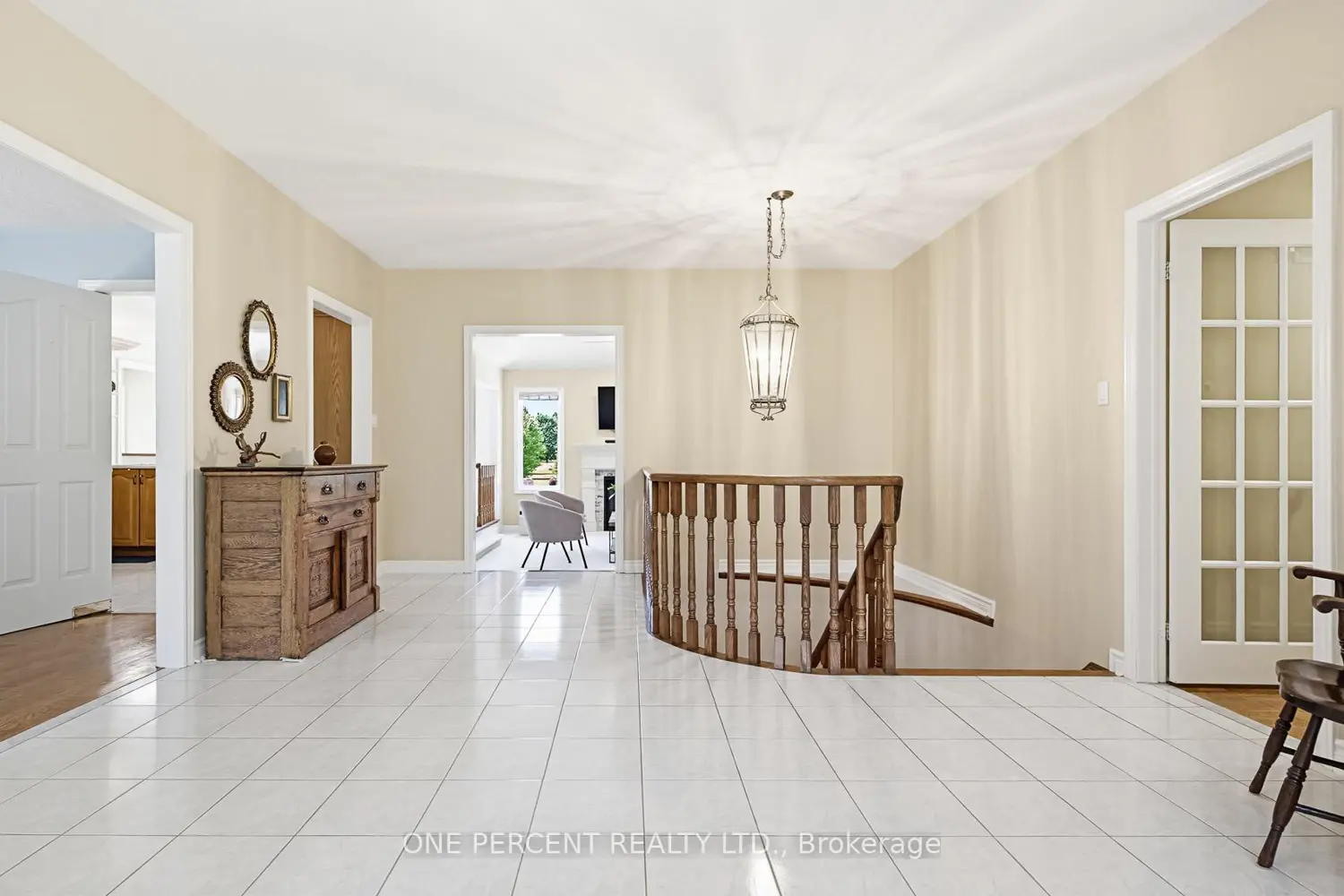 10 Cranston Drive photo 3