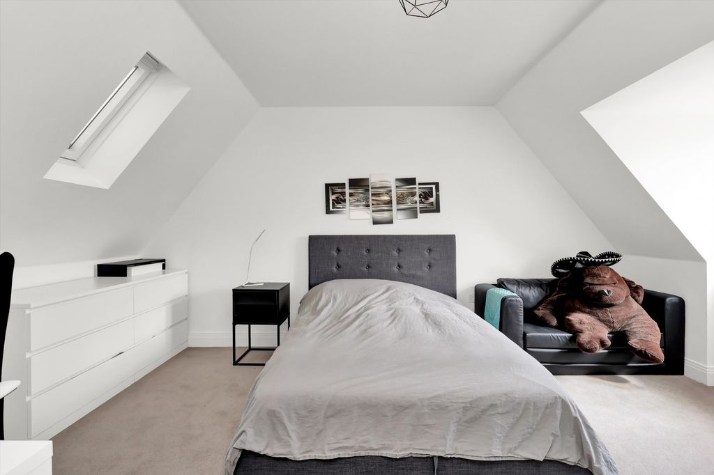 Additional image 10 of 5 bed detached house for saleBridges Avenue, East Molesey, Surrey KT8