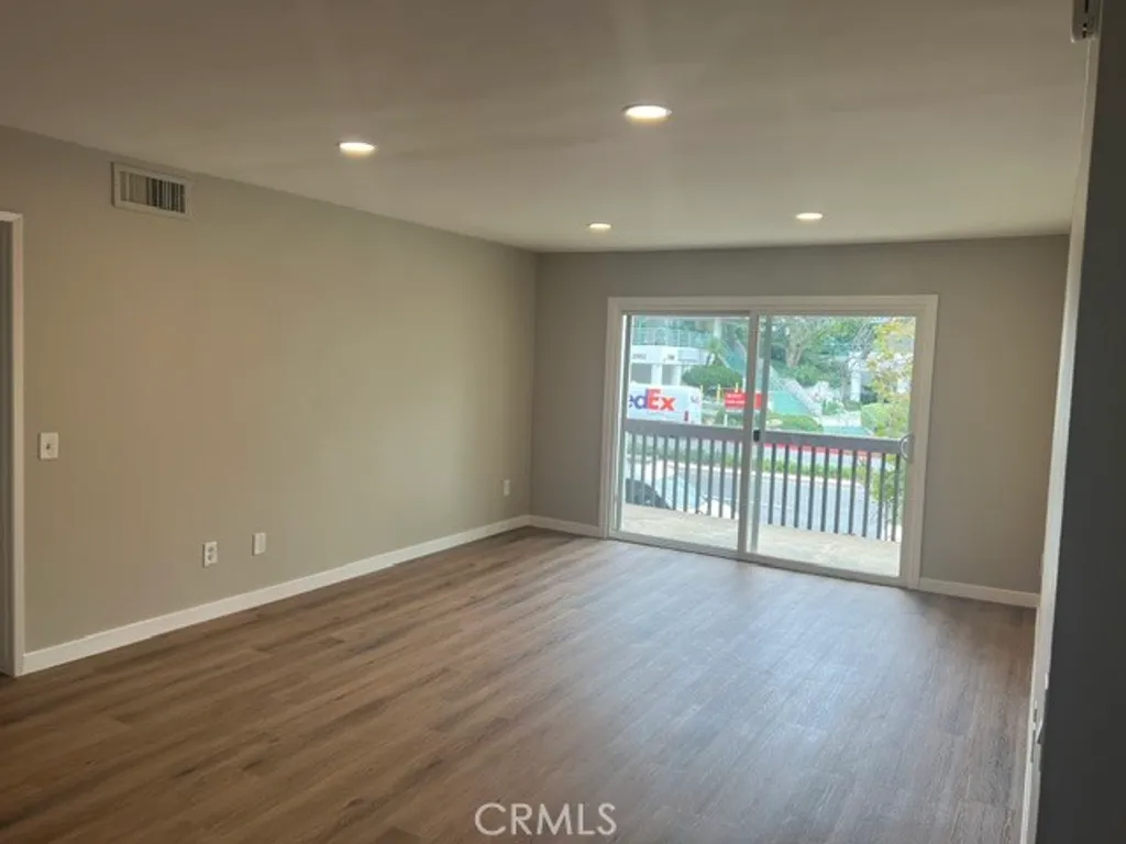 23515 Lyons Ave, Valencia, CA 91355 photo 3