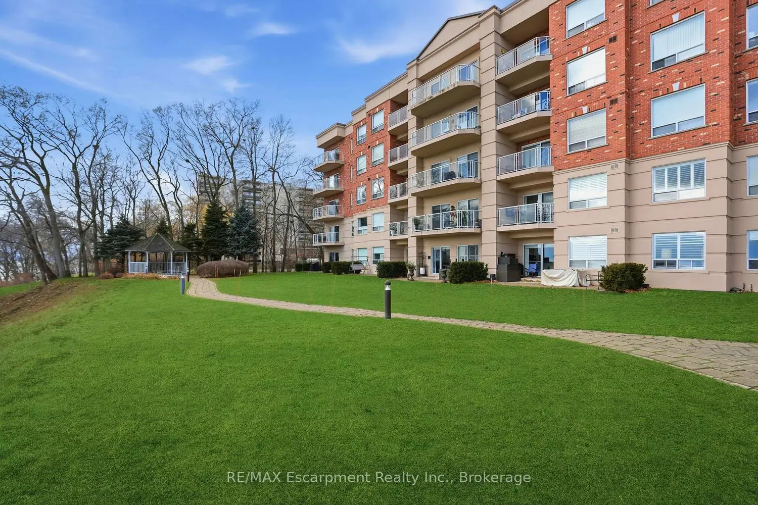 5188 Lakeshore Road 310 photo 3
