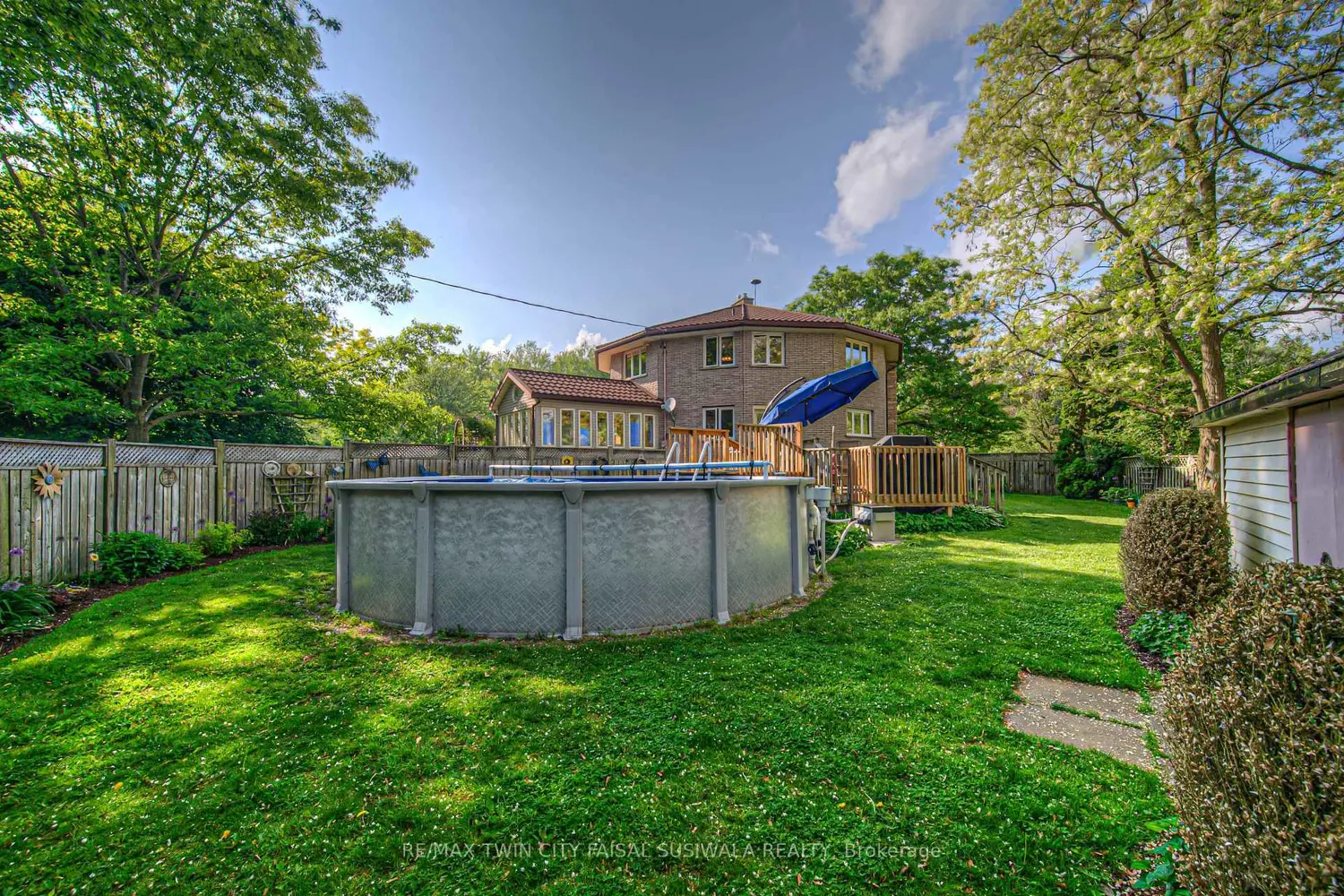 35 Robinson Road photo 3