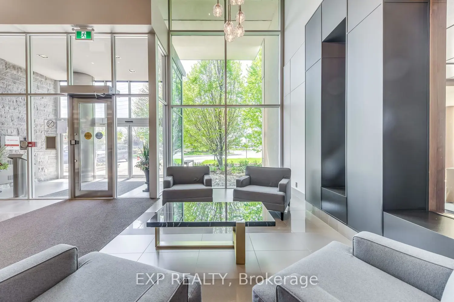 1055 Southdown Road 905