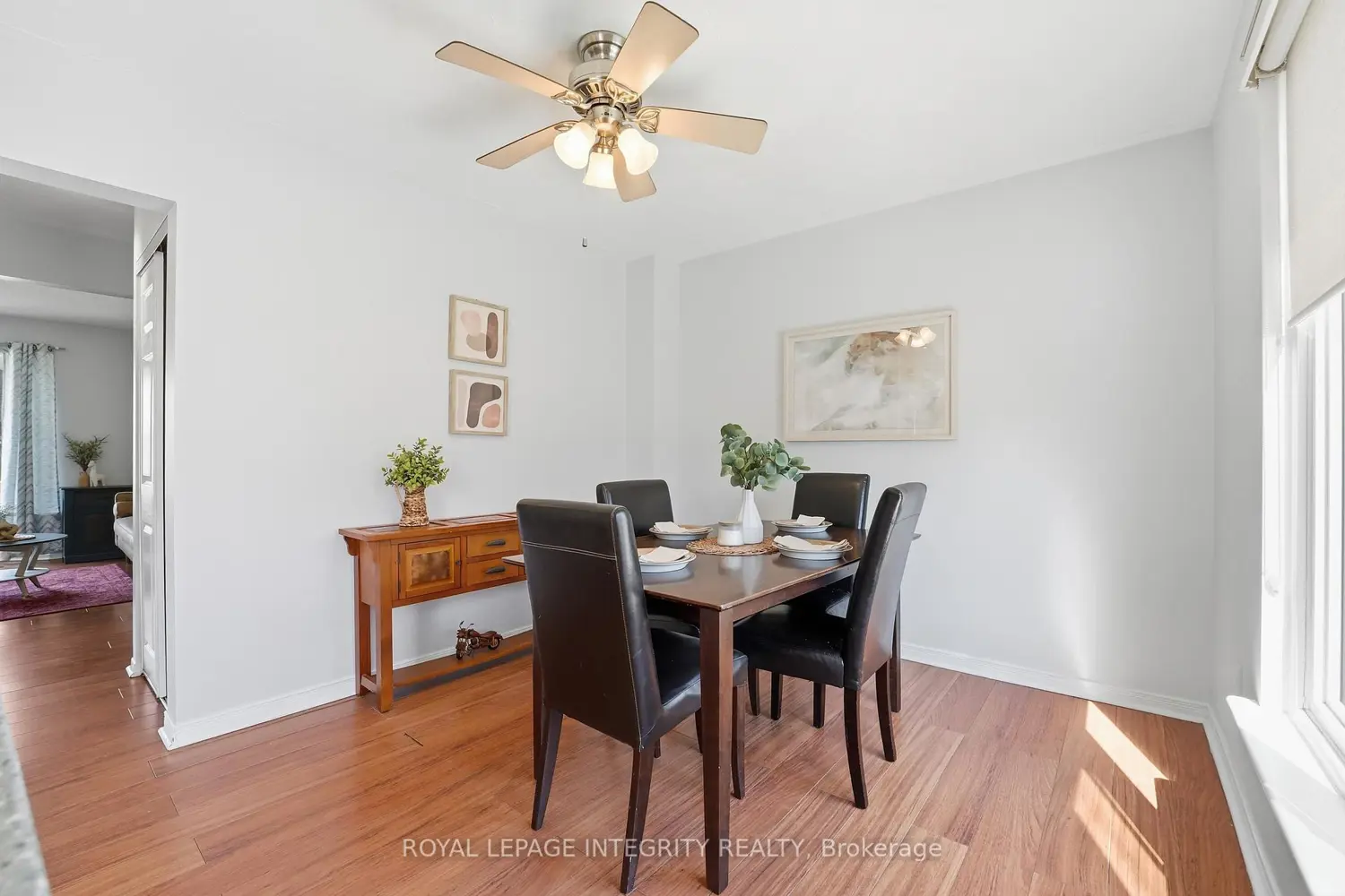 776 Vinette Crescent photo 5