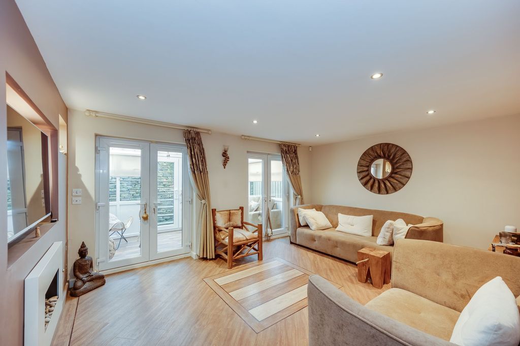 Additional image 11 of 3 bed town house for saleHolmley Lane, Dronfield S18