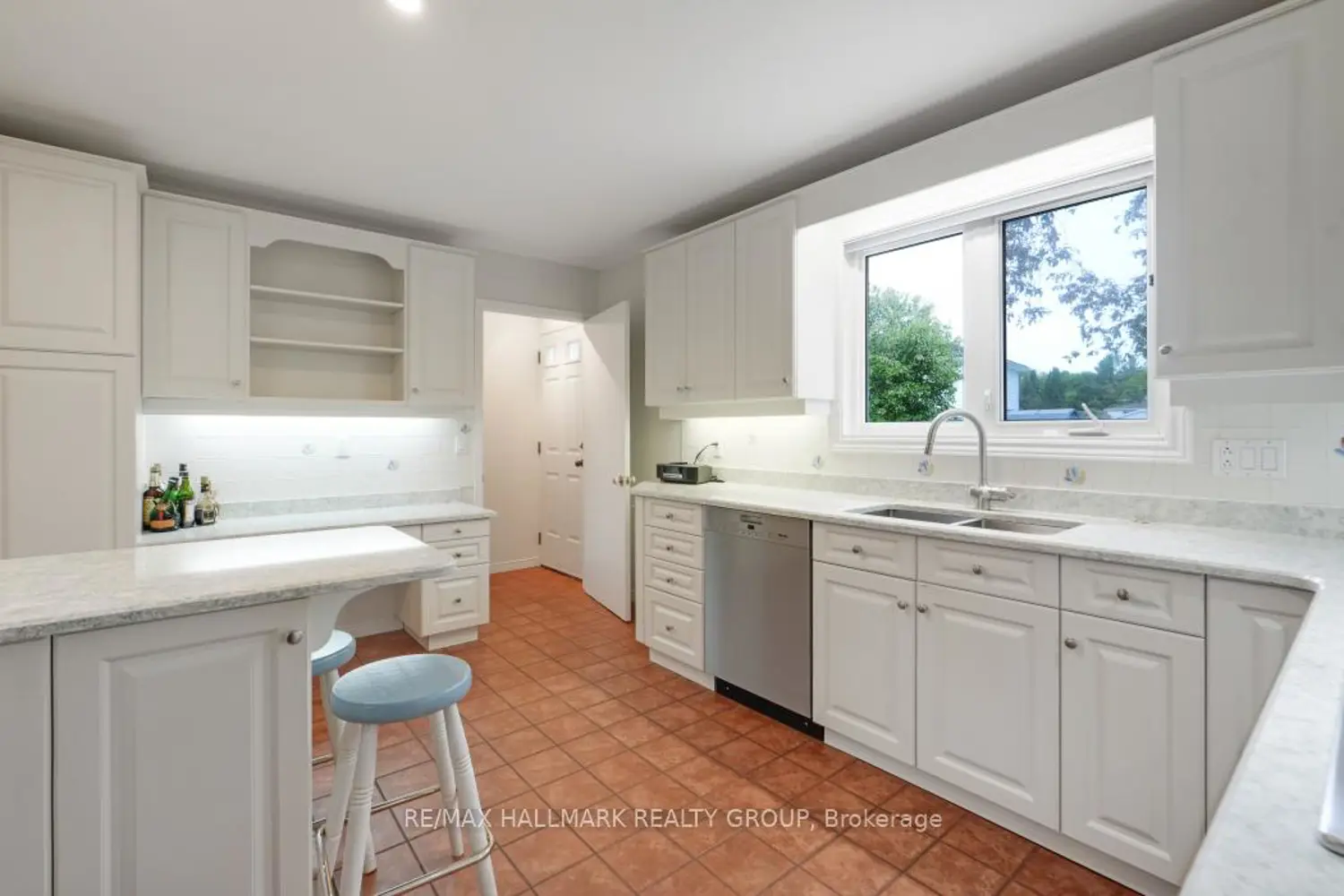 Additional image 7 of 39 Parkwood Crescent