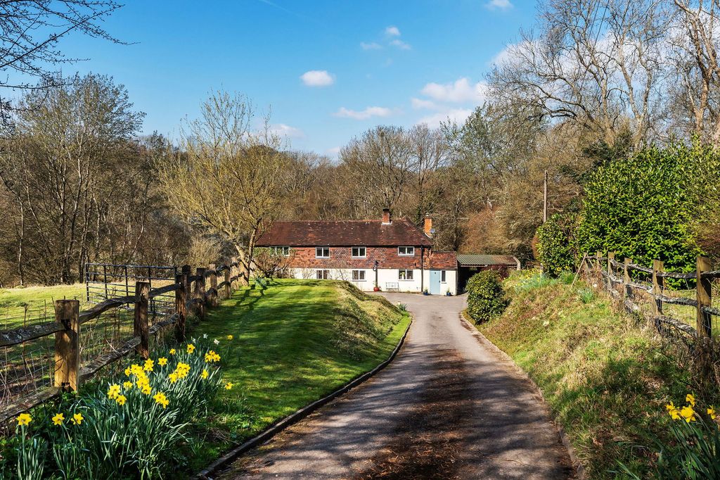3 bed detached house for saleEdenbridge, Kent TN8