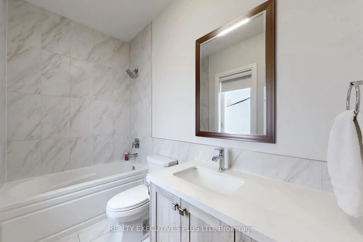Additional image 16 of 1771 Woodview Avenue