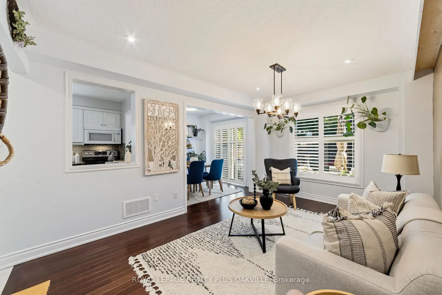 82 Fellowes Crescent photo 5