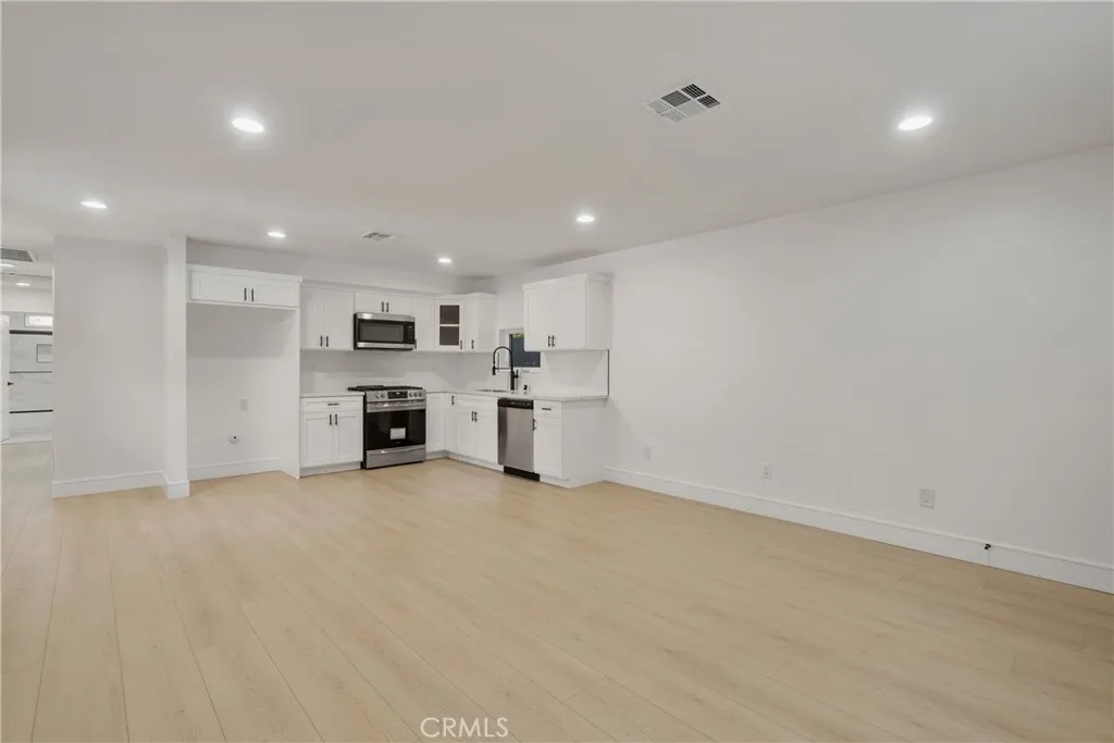 Additional image 25 of 2708 S Cochran Street, Los Angeles, CA 90016