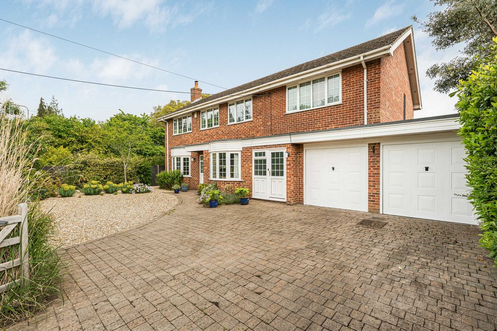 5 bed detached house for saleFoxhall Road, Didcot OX11