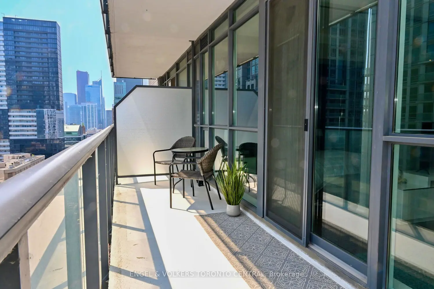 Additional image 13 of 770 Bay Street 2504