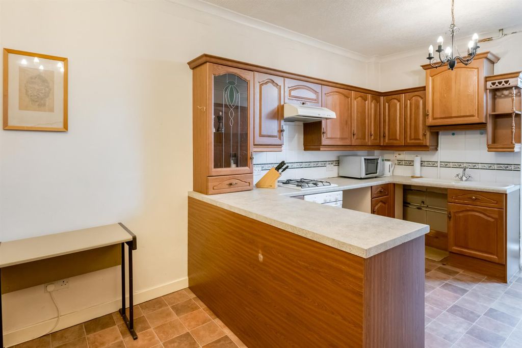 Additional image 9 of 2 bed property for sale17 Station Road, Dollar FK14
