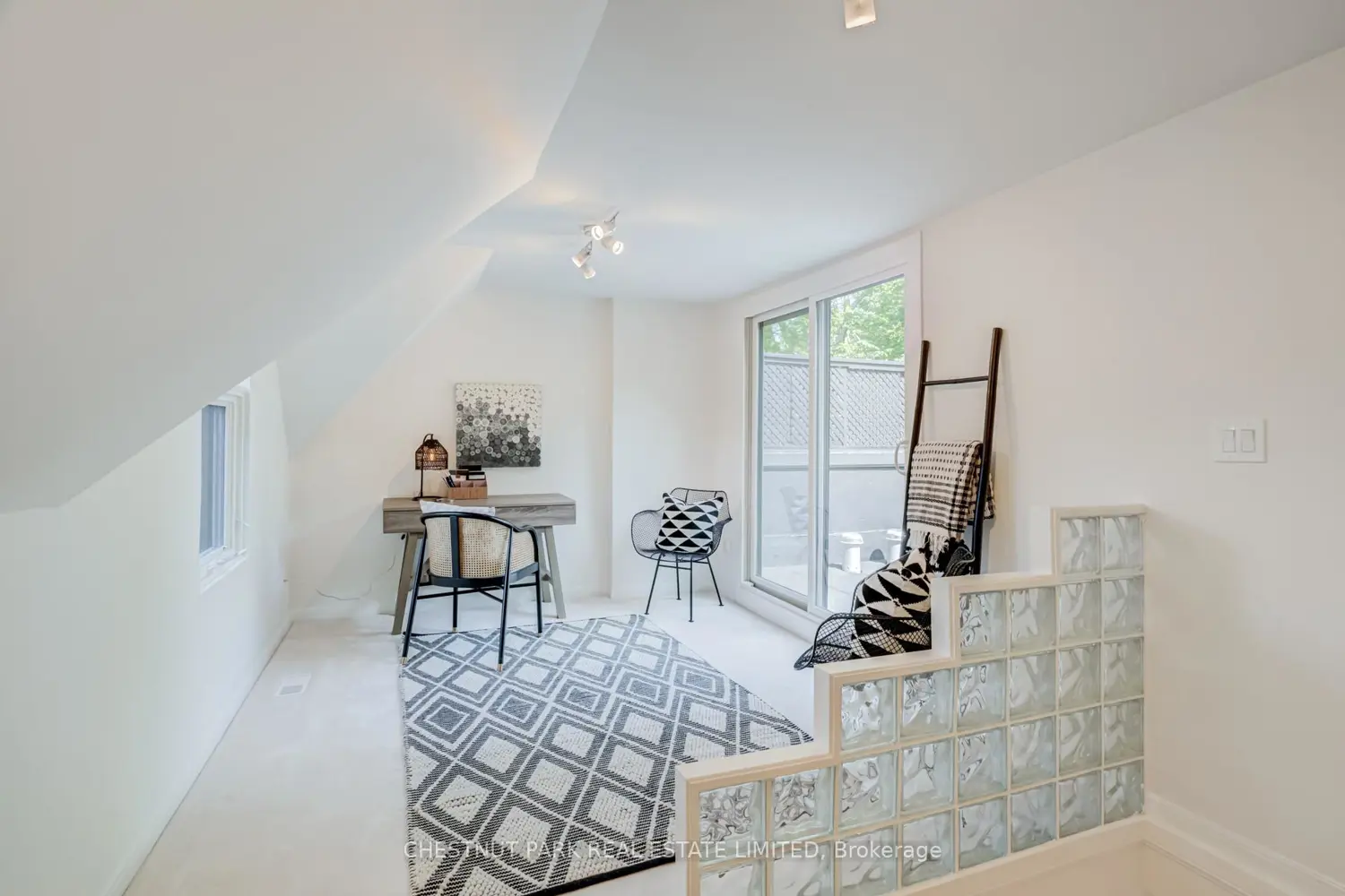 Additional image 10 of 41 Spruce Street 9